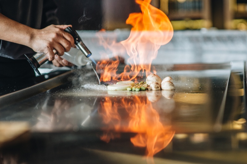 stellar teppanyaki japanese restaurant in hanoi